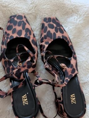 ZARA Leopard Print Lace-Up Flats in Brown and Black